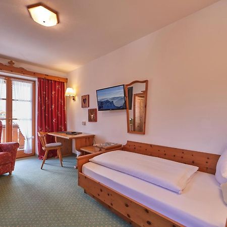 Landhotel Zum Bad Krun Exterior photo