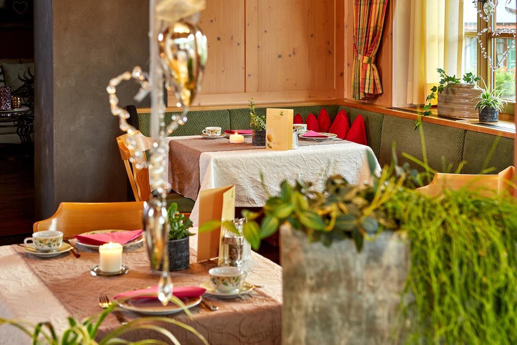 Landhotel Zum Bad Krun Exterior photo